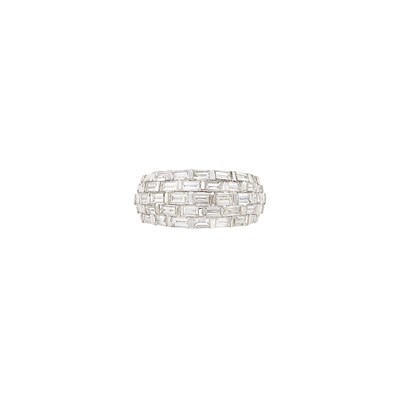 Lot 127 - Five Row White Gold and Diamond Ring