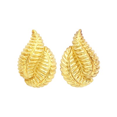 Lot 28 - Pair of Gold Leaf Earclips, David Webb