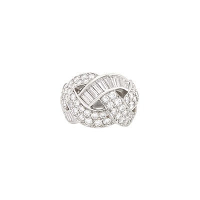 Lot 79 - Platinum and Diamond Ring