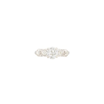 Lot 153 - White Gold and Diamond Ring