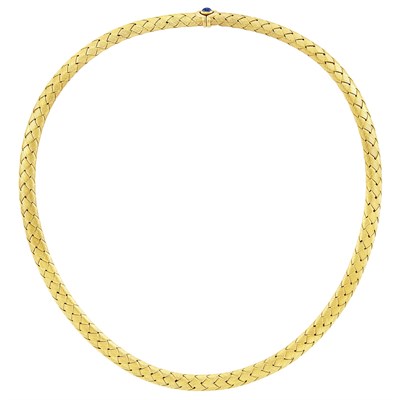 Lot 83 - Braided Gold Mesh Necklace with Cabochon Sapphire Clasp