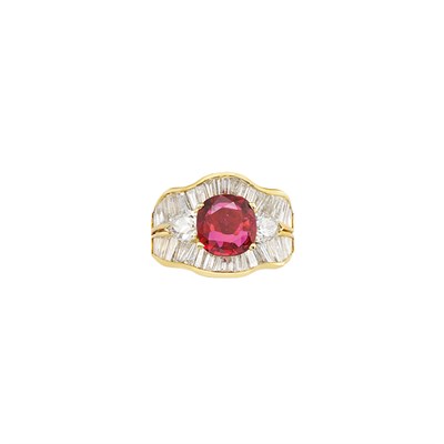 Lot 639 - Gold, Ruby and Diamond Ring