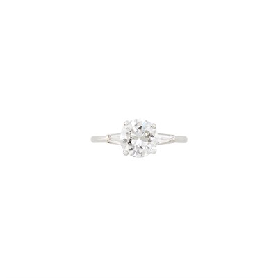 Lot 625 - Platinum and Diamond Ring