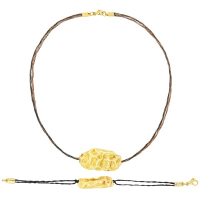 Lot 249 - Gold and Double Strand Horsehair Necklace and Bracelet