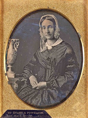 Lot 24 - [DAGUERREOTYPE] Quarter-plate portrait...