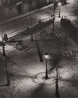 Lot 109 - KERTÉSZ, ANDRÉ (1894-1985) [Paris, Square...