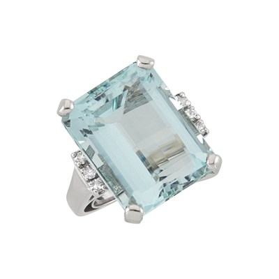 Lot 102 - White Gold, Aquamarine and Diamond Ring
