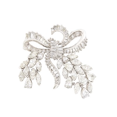 Lot 219 - Platinum and Diamond Brooch