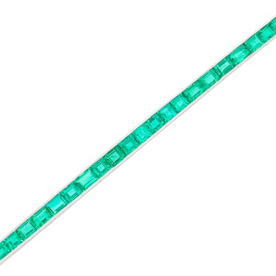 Lot 498 - Platinum and Emerald Straightline Bracelet