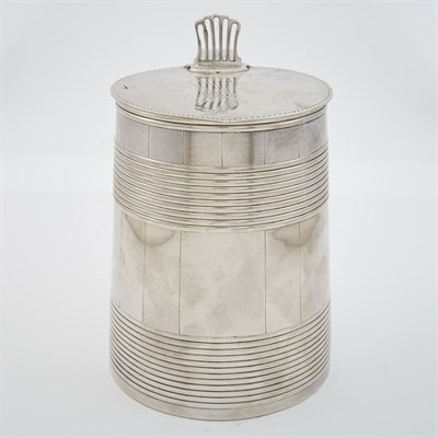 Lot 258 - George III Sterling Silver Covered Tankard...