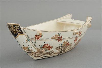 Lot 32 - Japanese Satsuma Boat Meiji Period Painted on...