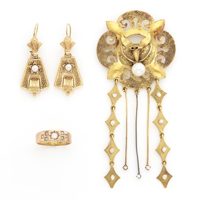 Lot 324 - Antique Gold, Gilt and Freshwater Pearl Fringe Brooch, Pair of Pendant-Earrings and Ring