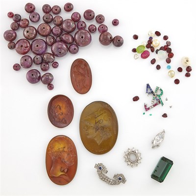 Lot 1635 - Group of Unmounted Beads, Stones and Fragments