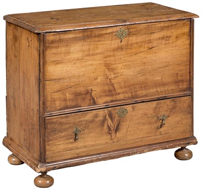 Lot 267 - William and Mary Pine and Maple Blanket Chest...