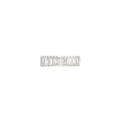 Lot 214 - Platinum and Diamond Band Ring
