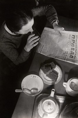 Lot 551 - RODCHENKO, ALEXANDER (1891-1956) [Breakfast...