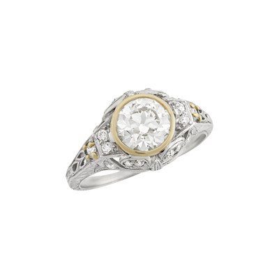 Lot 94 - Edwardian Platinum, Gold and Diamond Ring
