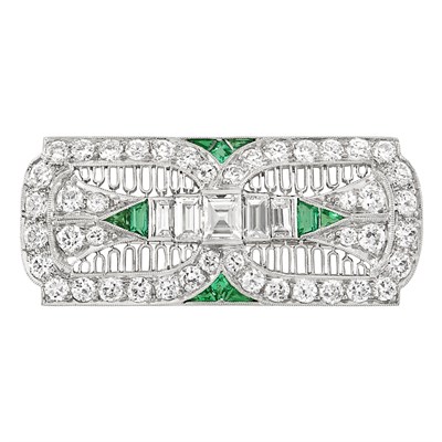 Lot 272 - Art Deco Platinum, Diamond and Emerald Pin