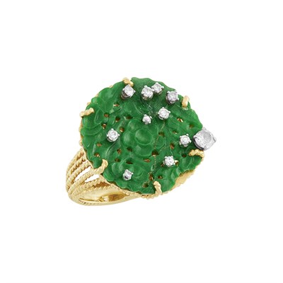 Lot 63 - Gold, Carved Jade and Diamond Ring