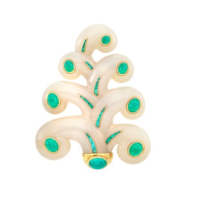 Lot 419 - Carved Chalcedony, Gold, Cabochon Emerald and Emerald Clip-Brooch, Belperron, France
