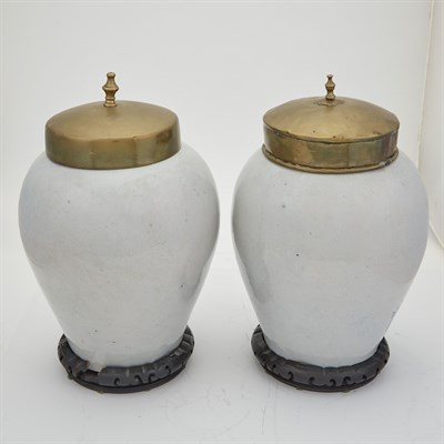Lot 486 - Pair of Delft V.O.C. Blue and White Faience...