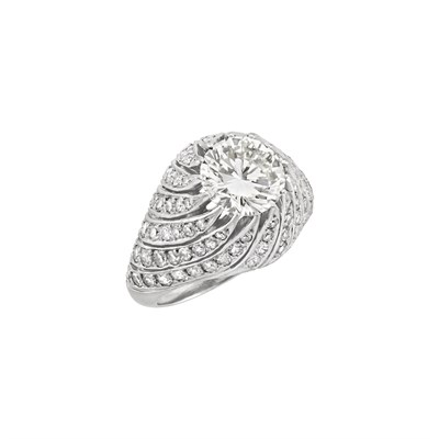 Lot 93 - Platinum and Diamond Ring