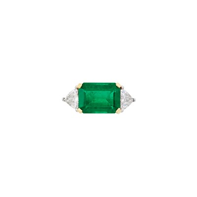 Lot 230 - Platinum, Gold, Emerald and Diamond Ring