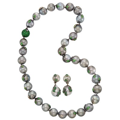 Lot 205 - Tahitian Gray Cultured Pearl, Tsavorite Garnet and Diamond Necklace and Pair of Pendant-Earclips, Mimi
