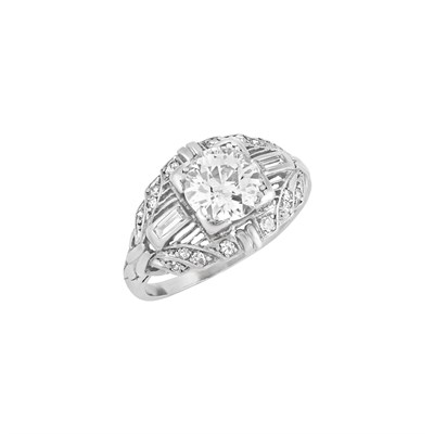 Lot 103 - Platinum and Diamond Ring