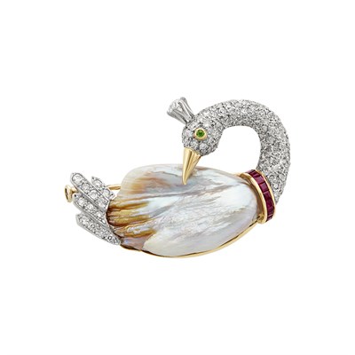 Lot 372 - Gold, Platinum and Freshwater Pearl Swan Brooch
