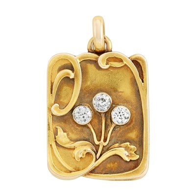 Lot 20 - Art Nouveau Gold and Diamond Locket