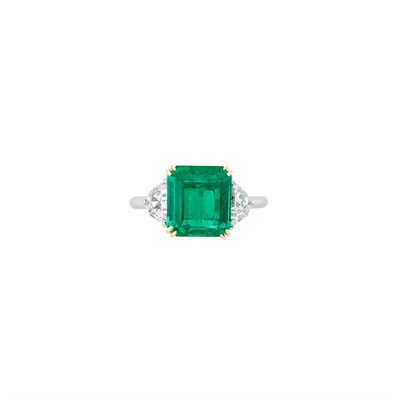 Lot 337 - Platinum, Gold, Emerald and Diamond Ring