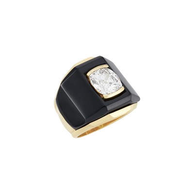 Lot 456 - Gold, Diamond and Black Onyx Ring