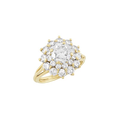 Lot 464 - Gold and Diamond Ring