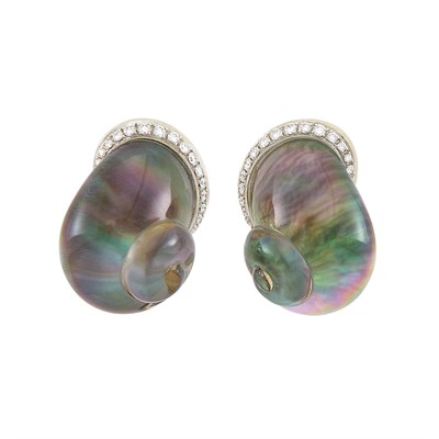 Lot 268 - Pair of Gold, Carved Rock Crystal, Gray Mother-of-Pearl and Diamond Shell Earclips, Vhernier
