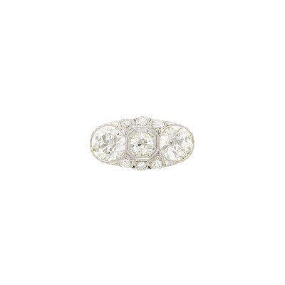 Lot 250 - Platinum and Diamond Ring