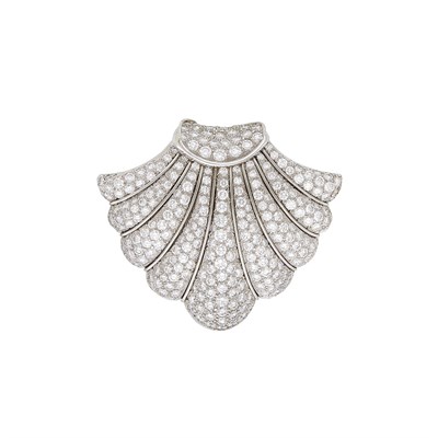 Lot 121 - Platinum and Diamond Shell Enhancer