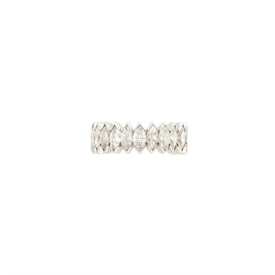 Lot 112 - Platinum and Diamond Band Ring