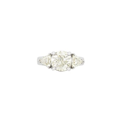 Lot 108 - Platinum and Diamond Ring