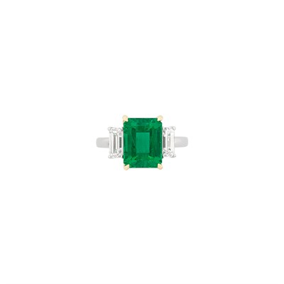 Lot 352 - Platinum, Gold, Emerald and Diamond Ring, Harry Winston