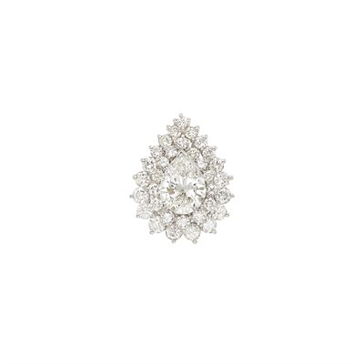 Lot 324 - Platinum and Diamond Ring