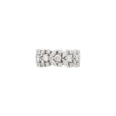 Lot 85 - Platinum and Diamond Band Ring