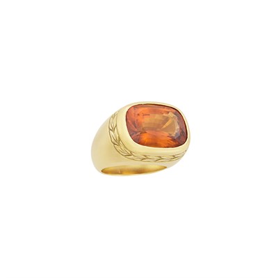 Lot 605 - Gold and Spessartite Garnet Ring