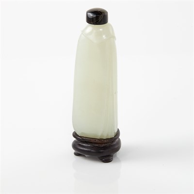 Lot 322 - Chinese White Jade Snuff Bottle 19th Century...