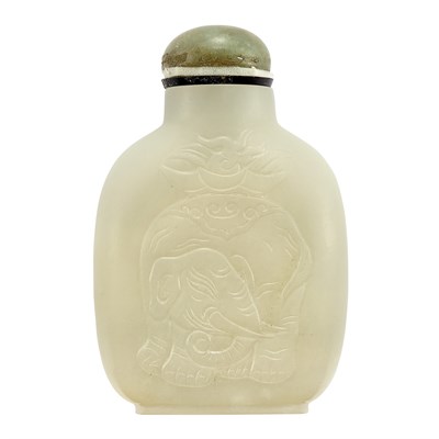 Lot 263 - Chinese White Jade Snuff Bottle The shouldered...