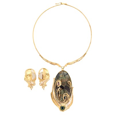 Lot 1343 - Gold, Agate, Freshwater Pearl and Gem-Set Pendant-Necklace and Pair of Gold, Diamond and Rock Crystal Earrings