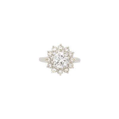 Lot 655 - Platinum and Diamond Ring