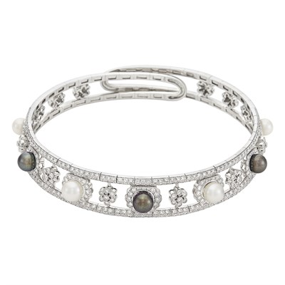 Lot 429 - White Gold, Diamond and Cultured Pearl Choker Necklace