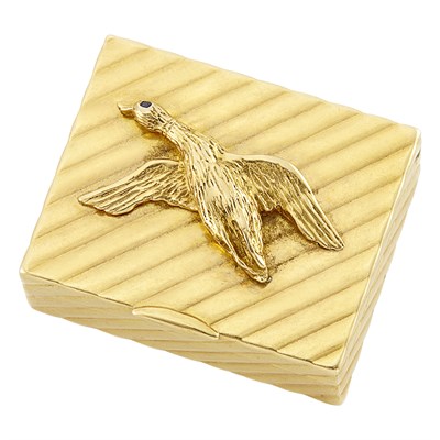 Lot 593 - Gold Pill Box, Van Cleef & Arpels