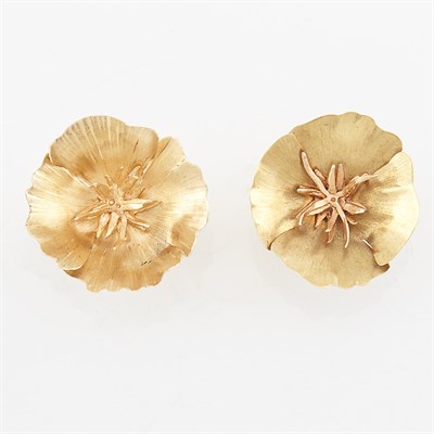 Lot 1780 - Pair of Gold Flower Earrings, by Linda Lee Johnson